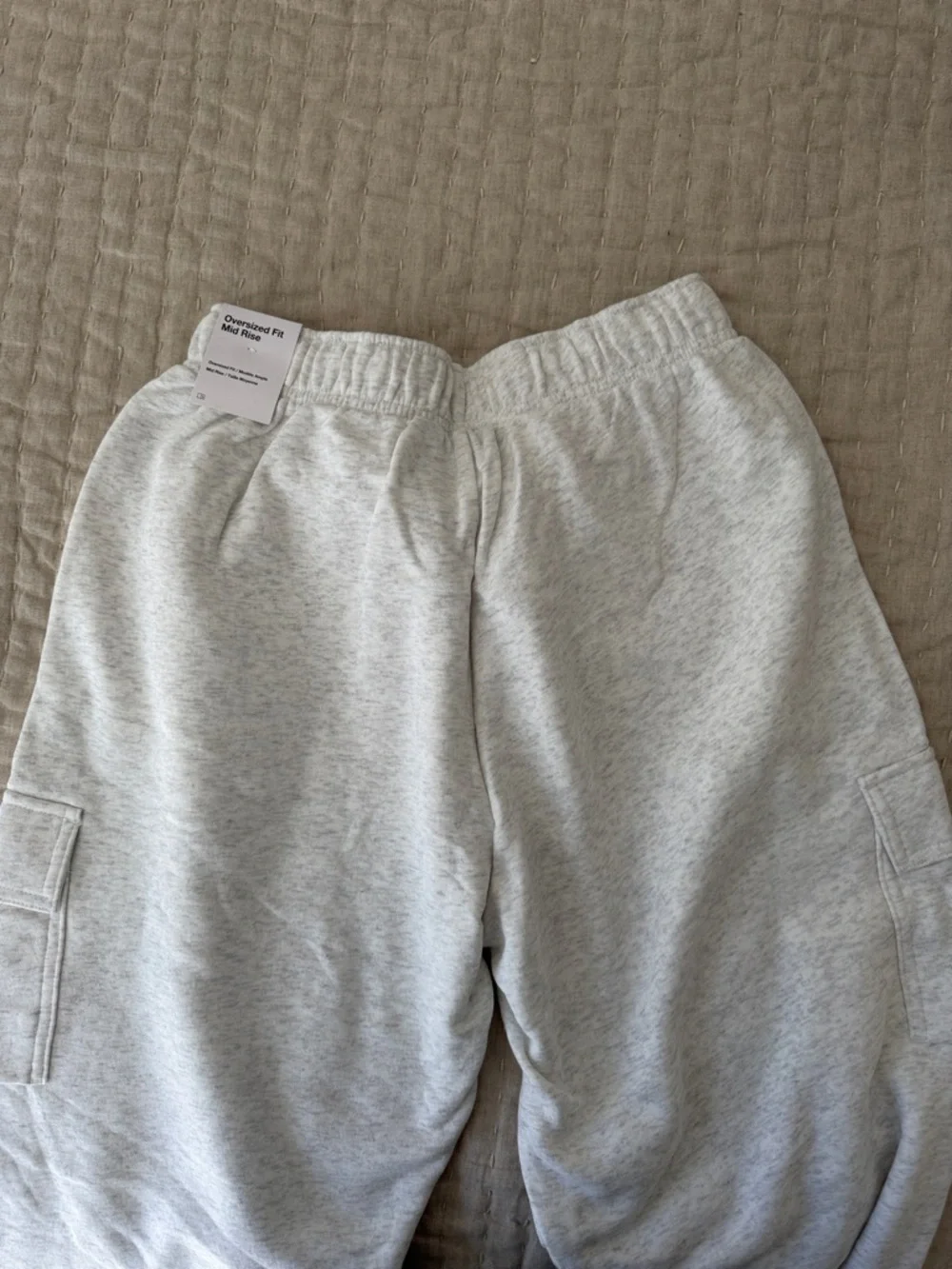 NWT Nike Club Fleece Cargo Sweatpants Women's Small Oversized